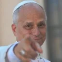 Emoji pope_point