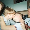 Emoji kiss